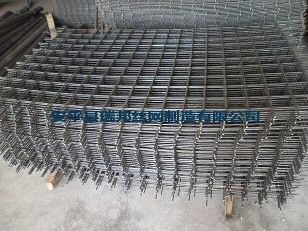 彎邊煤礦鋼筋網(wǎng)片圖片4