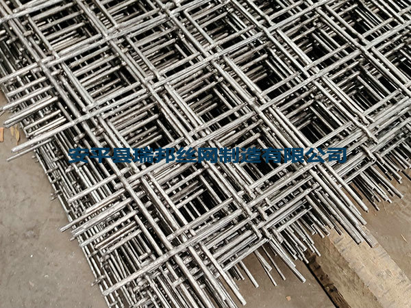 毛邊煤礦鋼筋網(wǎng)片圖片3